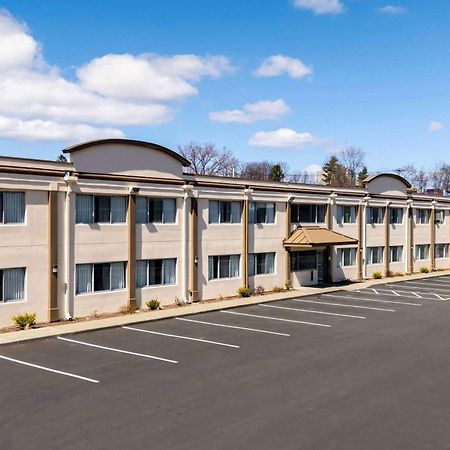 Days Inn By Wyndham Albany Suny Экстерьер фото