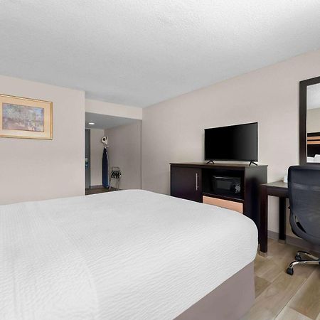Days Inn By Wyndham Albany Suny Экстерьер фото