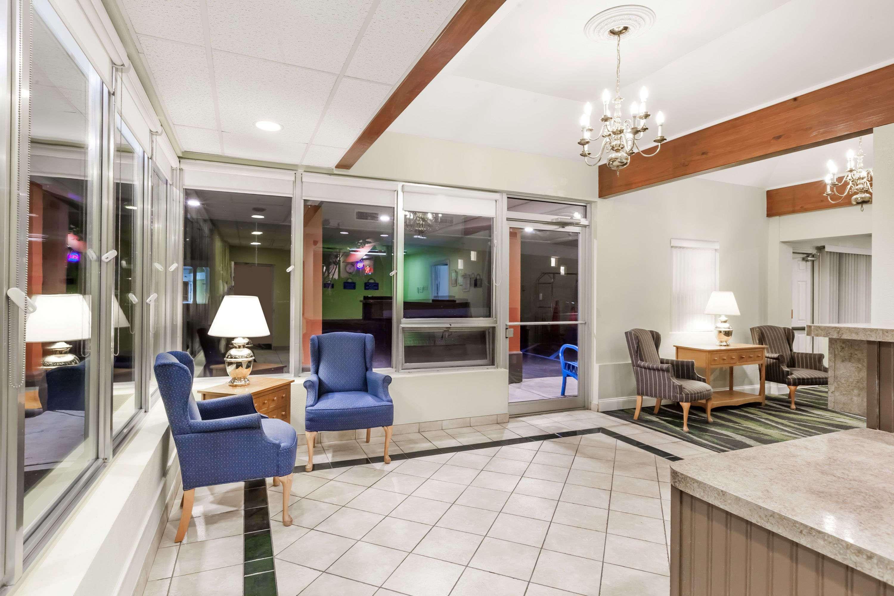 Days Inn By Wyndham Albany Suny Экстерьер фото