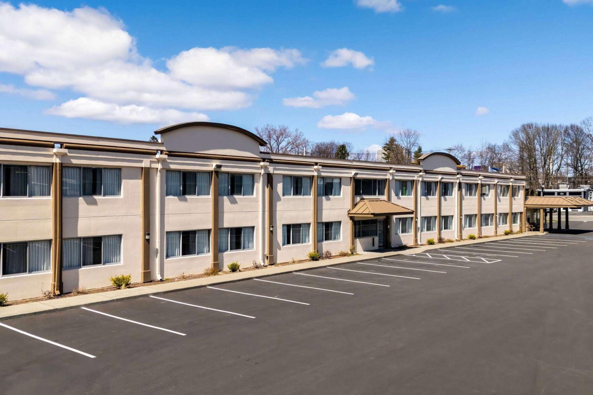 Days Inn By Wyndham Albany Suny Экстерьер фото