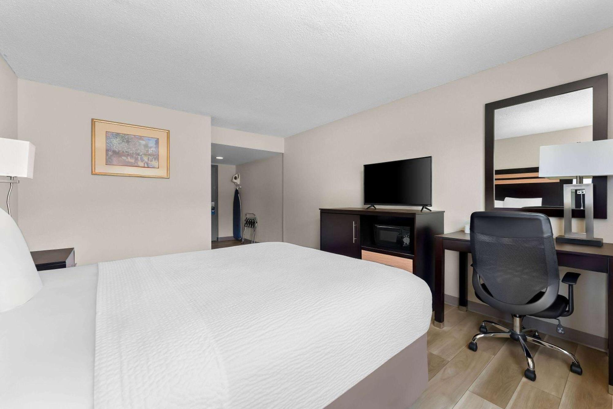Days Inn By Wyndham Albany Suny Экстерьер фото