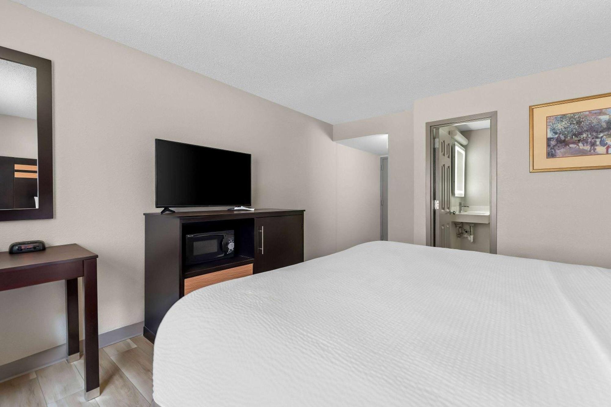 Days Inn By Wyndham Albany Suny Экстерьер фото