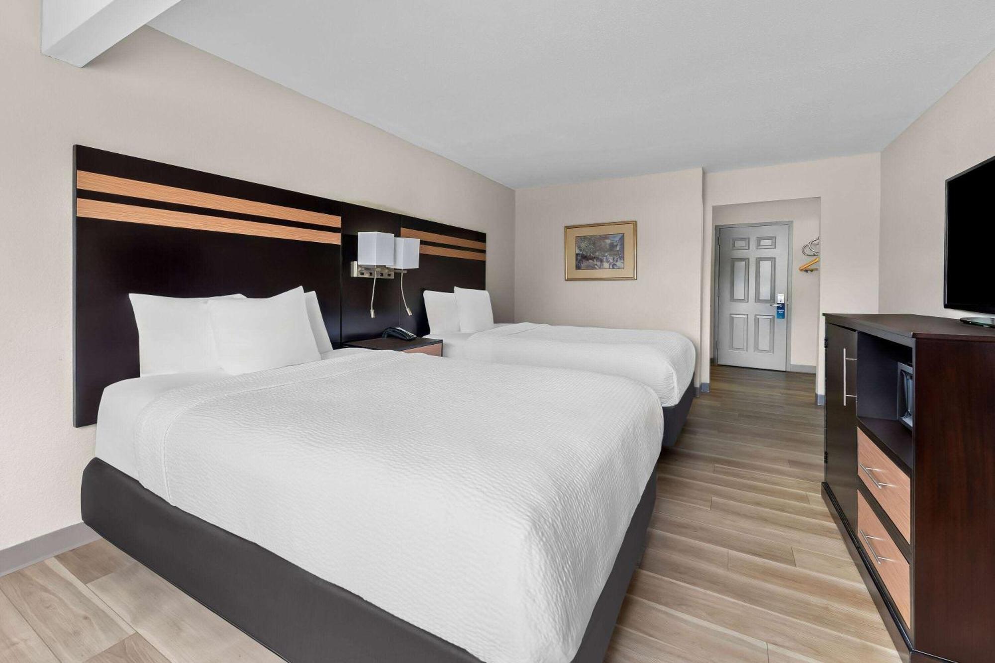 Days Inn By Wyndham Albany Suny Экстерьер фото