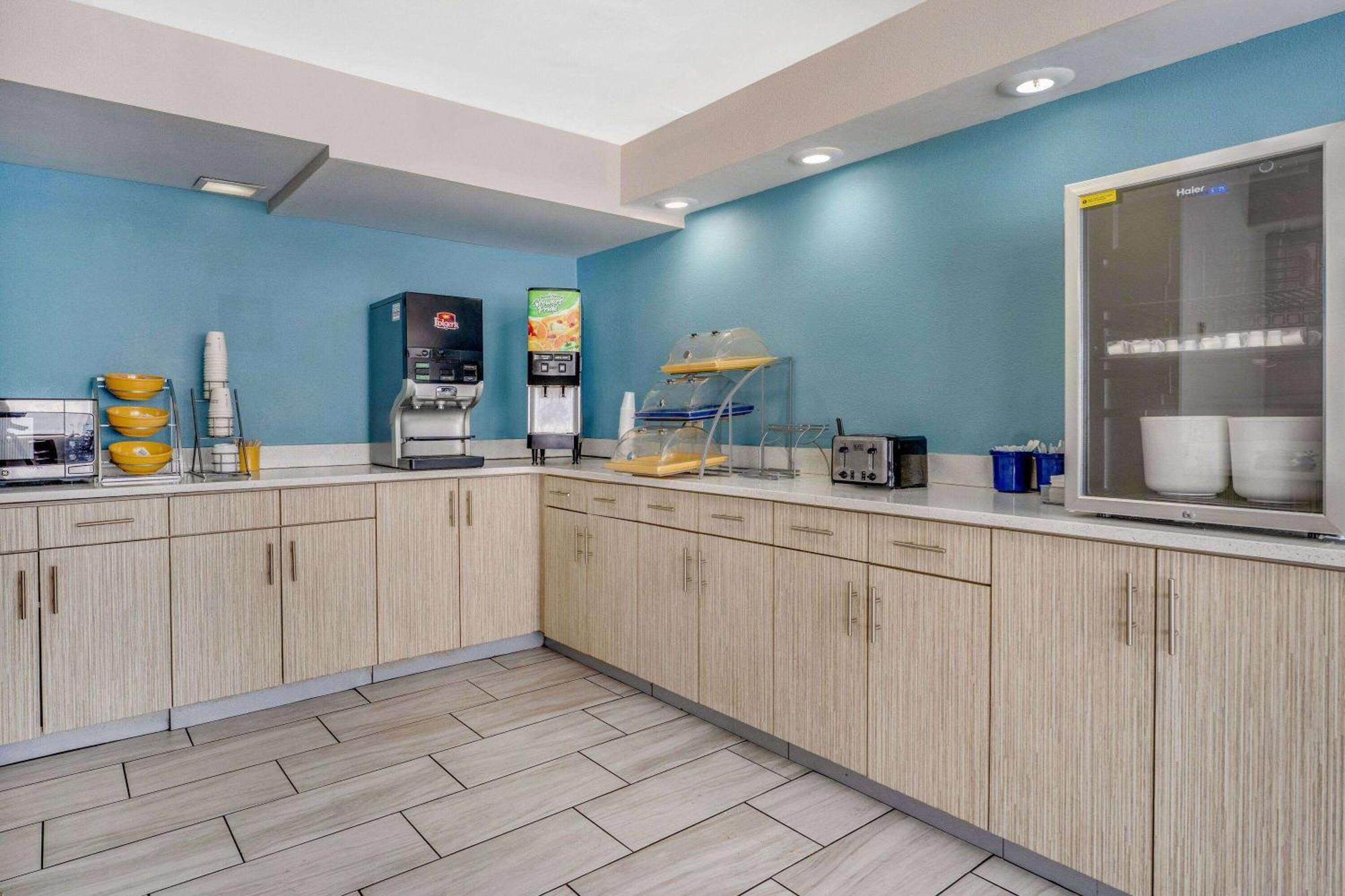 Days Inn By Wyndham Albany Suny Экстерьер фото