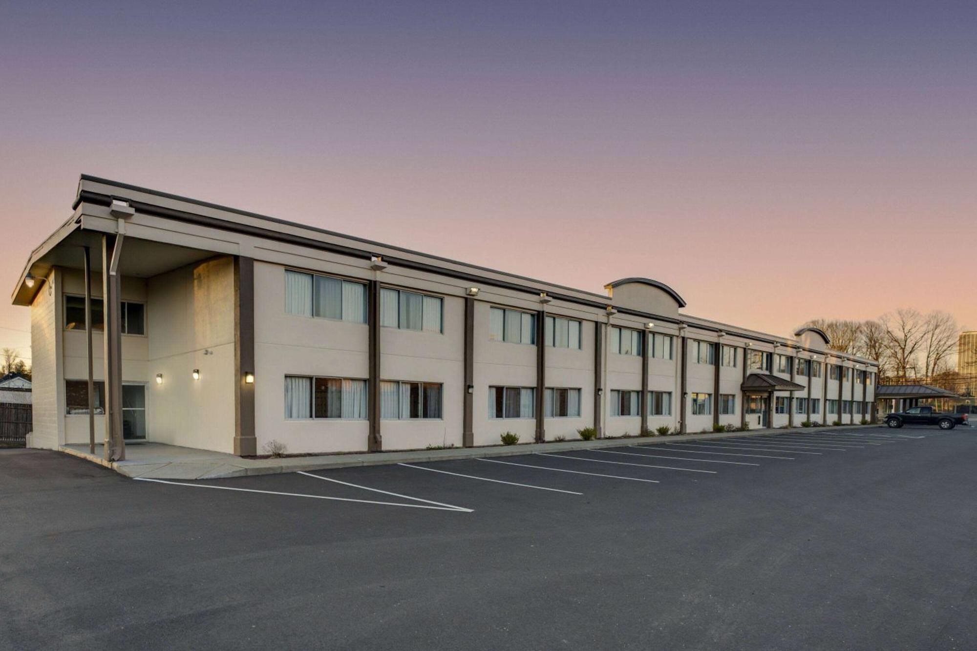 Days Inn By Wyndham Albany Suny Экстерьер фото